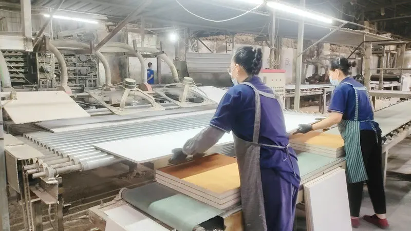 Hejin Kente Building Materials Co., Ltd. PVC Gypsum Ceiling Tile