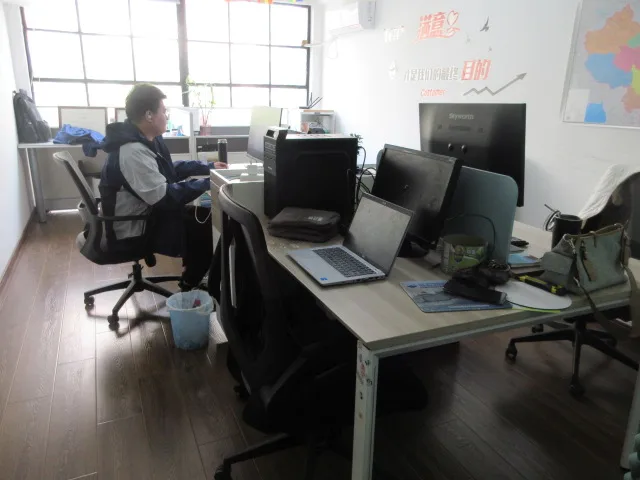 Shanghai Fengxiang Furniture Co., Ltd. Office desks