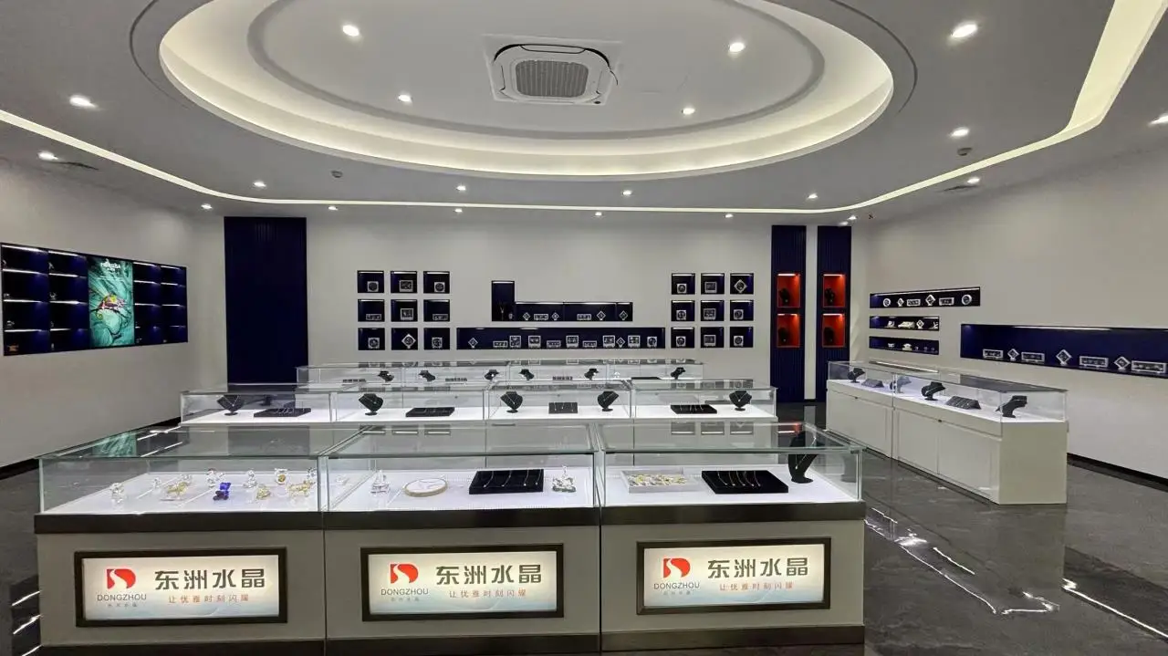 Pujiang County Dongzhou Crystal Co., Ltd. Hotfix Rhinestone