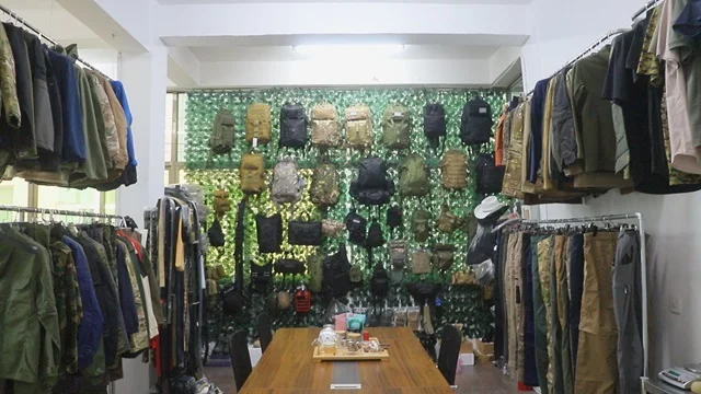 Yiwu Goollywood Commercial and Trade Co., Ltd. Tactical Jacket