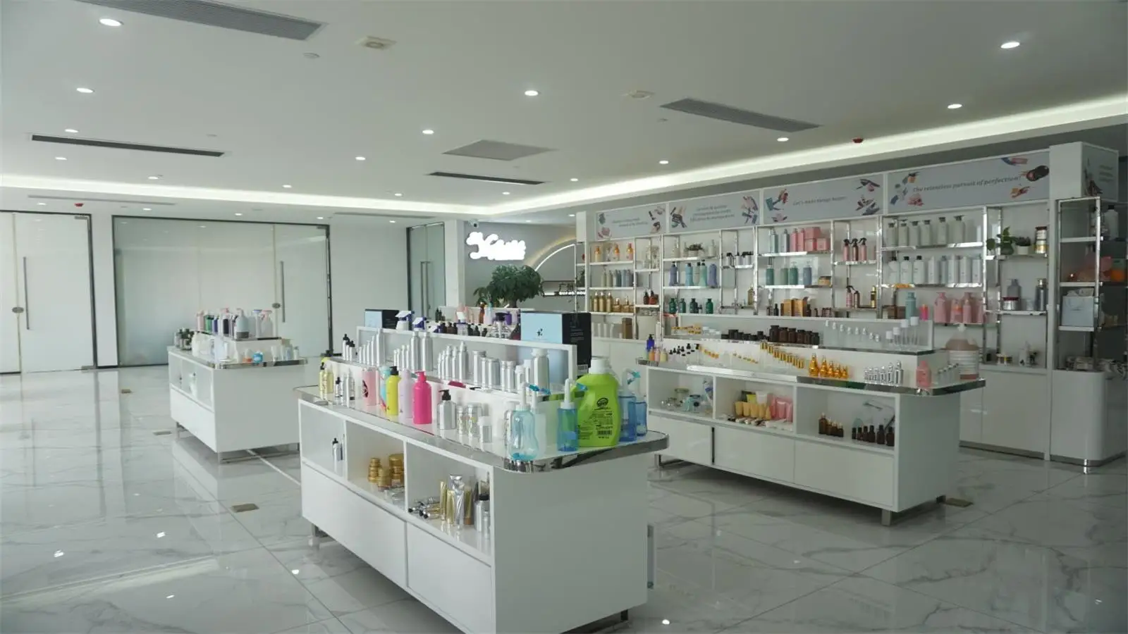 Guangzhou Mingkou Cosmetic Co., Ltd. factory image 3