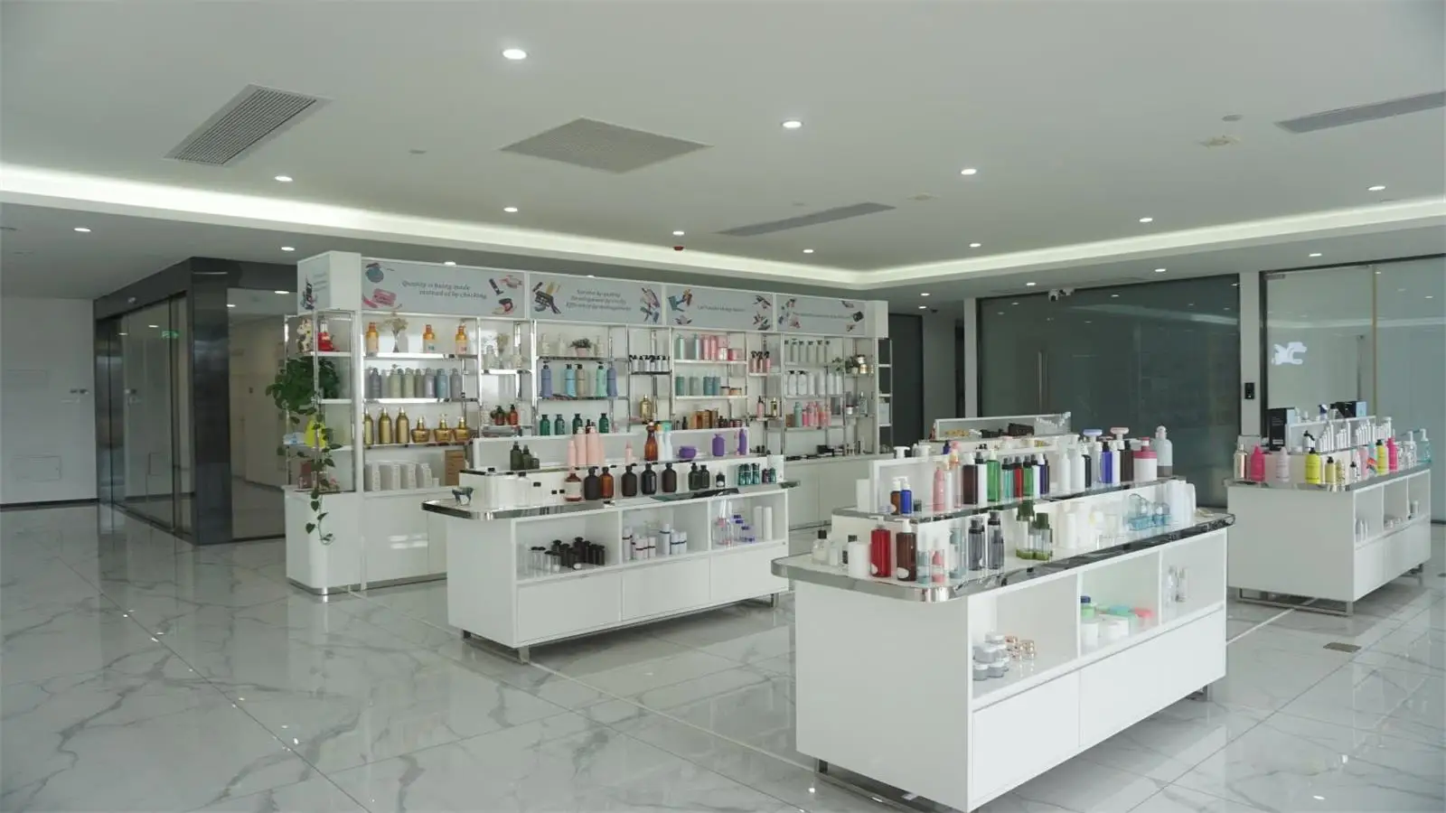 Guangzhou Mingkou Cosmetic Co., Ltd. factory image 4