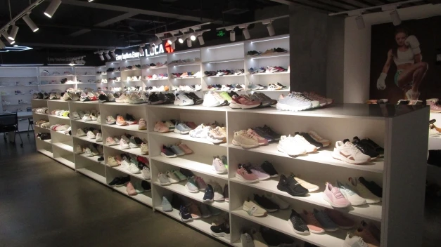 Taizhou Global Trading Co., Ltd. Running Shoes