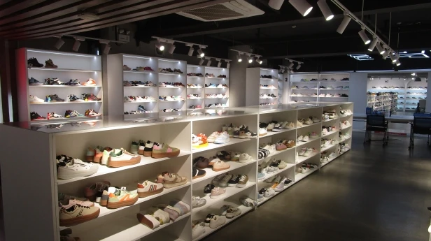 Taizhou Global Trading Co., Ltd. Casual Shoes