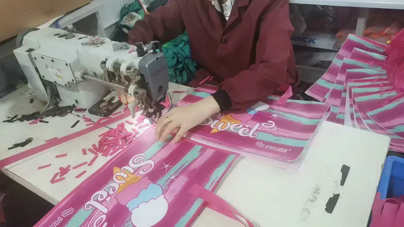 Wenzhou Zhonggao Crafts & Gifts Co., Ltd. Cooler Bags