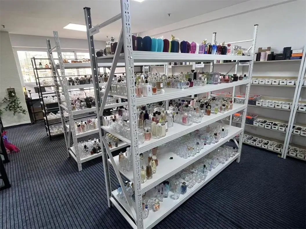 Xuzhou Guangyao Glass Technology Co., Ltd. Perfume Bottle