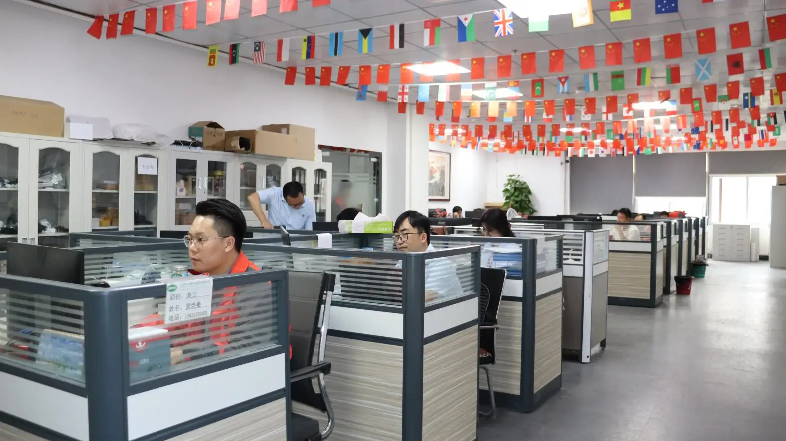 Dongguan Light Shines Electric Lighting Co., Ltd. LED Shop Light