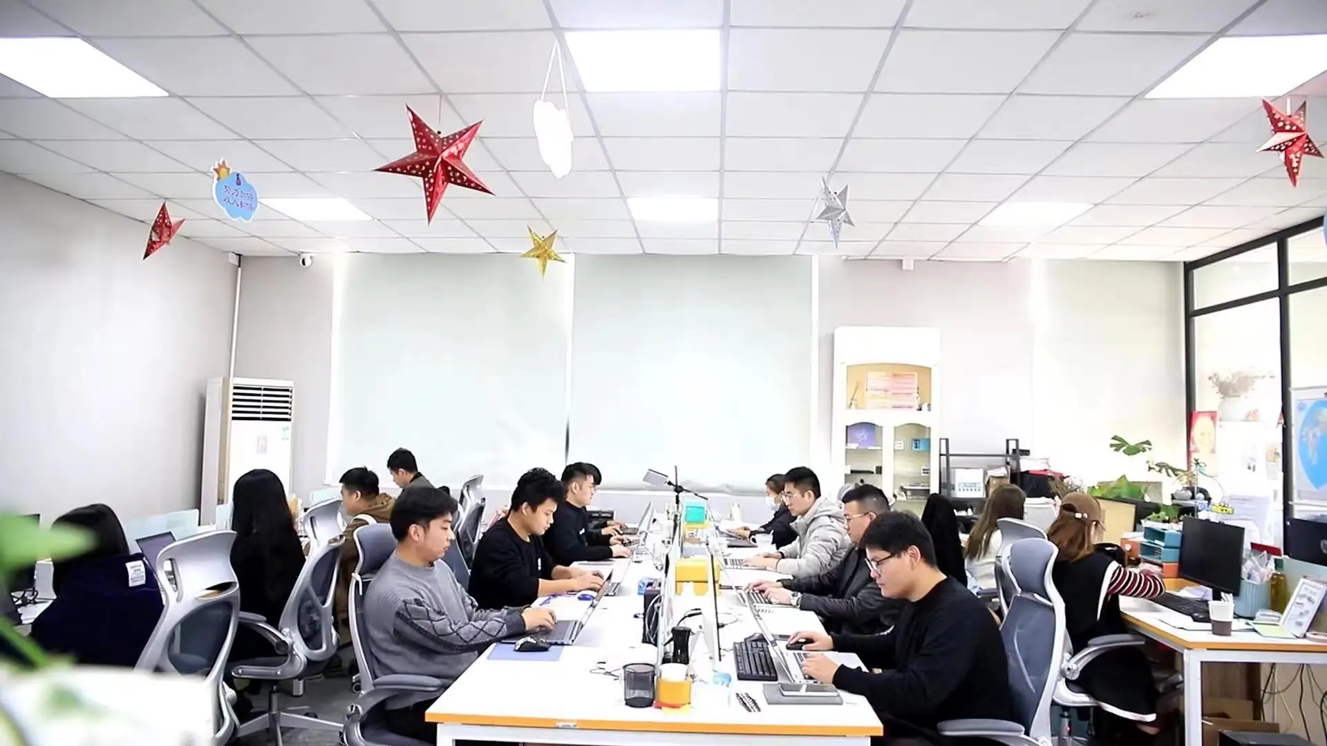 Shanghai Rainbud Biotech Co., Ltd. Gel Polish