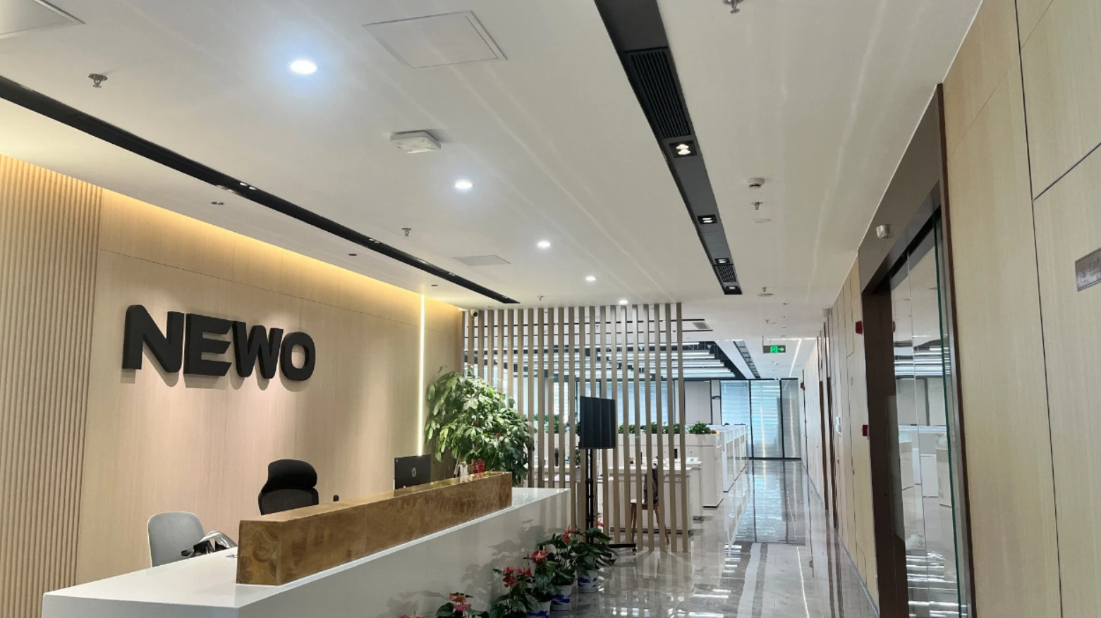 Shenzhen Smartnewo Technology Co., Ltd. Portable Tire Inflator