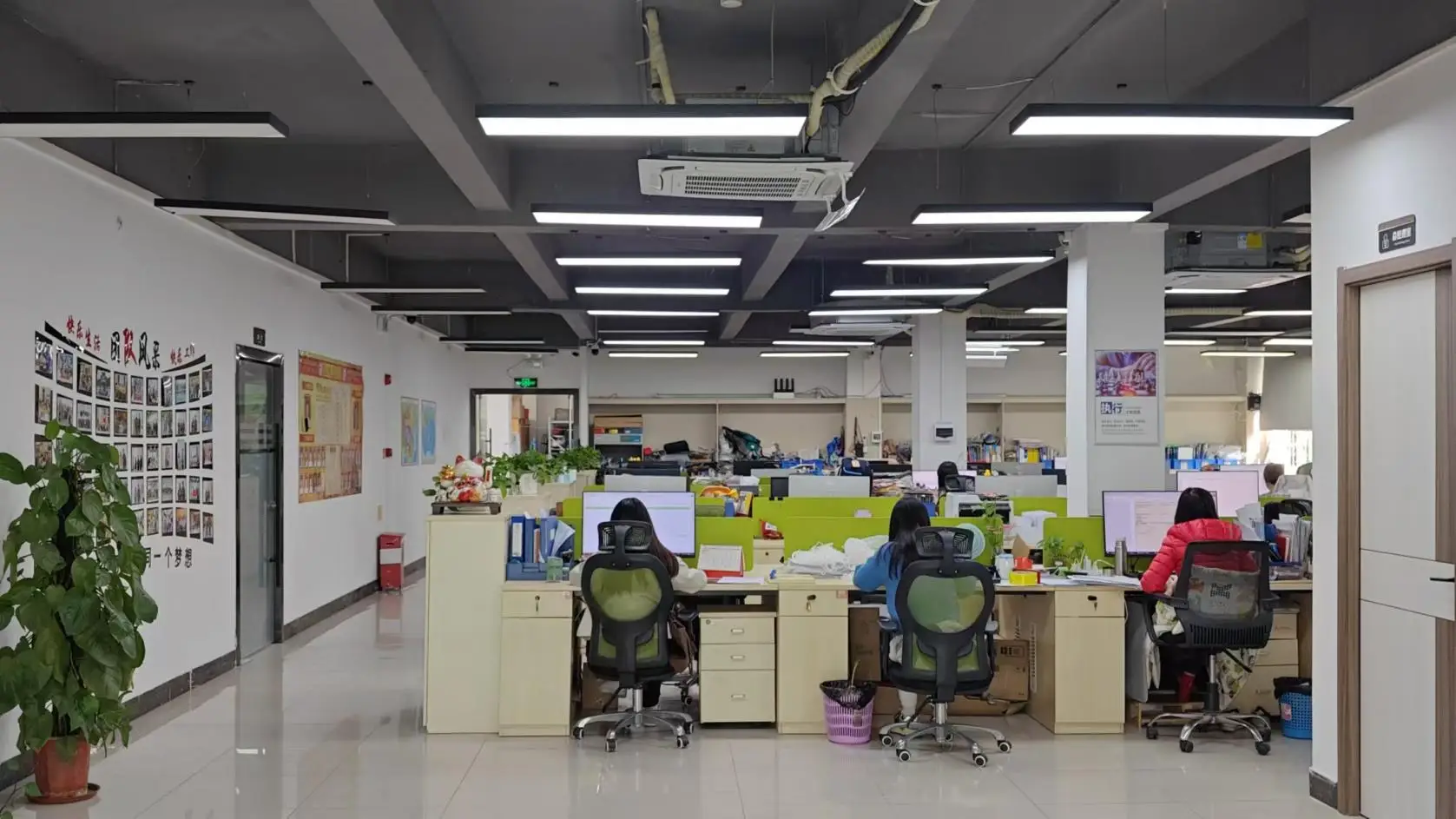 Guangzhou Changrong Bags Manufacture Co., Ltd. Duffle Bag