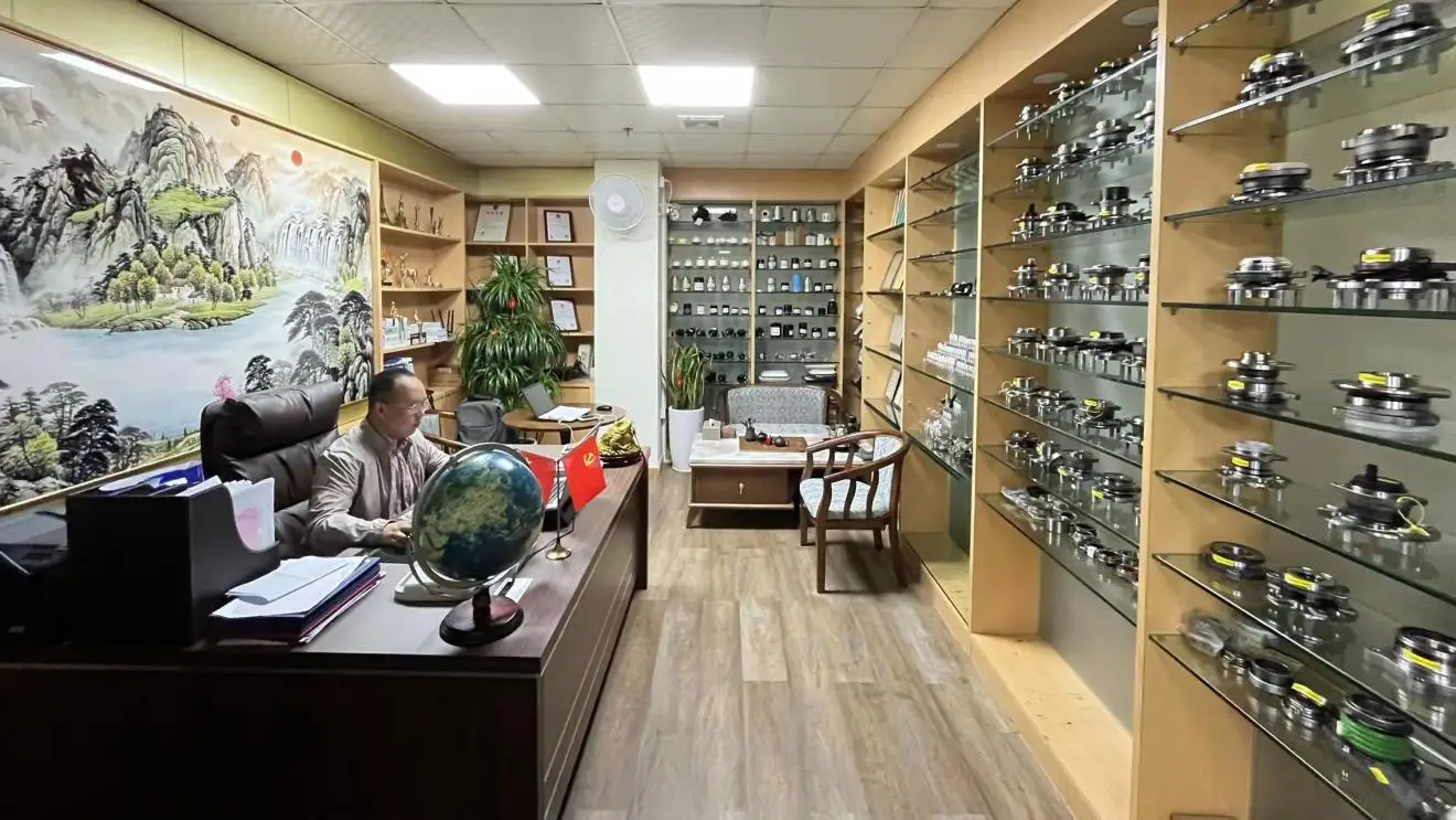 Guangzhou Rexwell Auto Parts Co., Ltd. Spark Plug