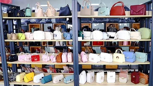 Yiwu Zhenxin Leather Co., Ltd. Wallets