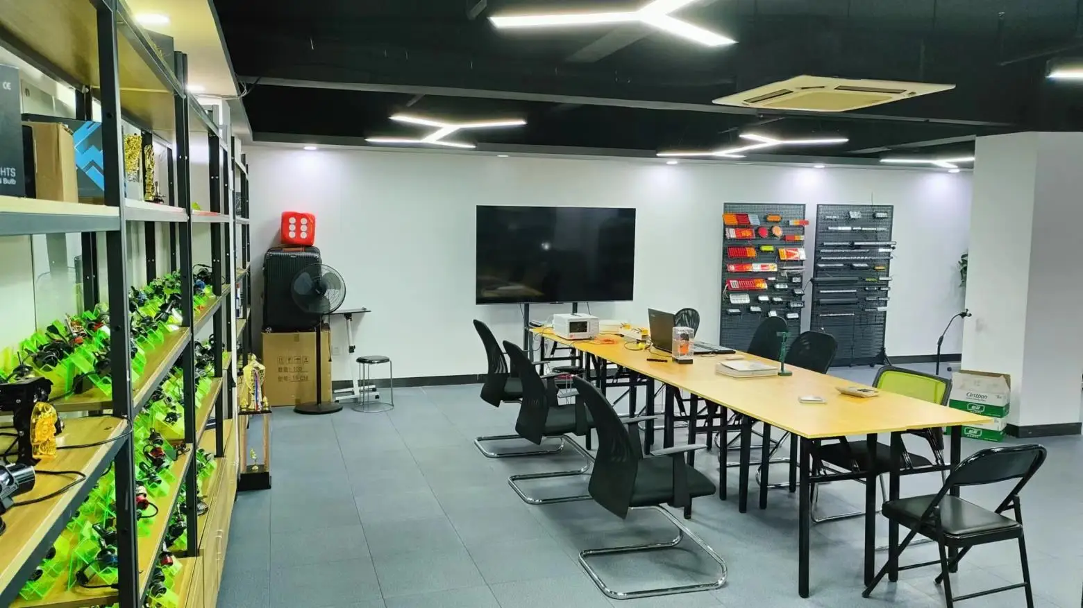 Guangzhou JHS Auto Parts Co., Ltd. LED Work Lights