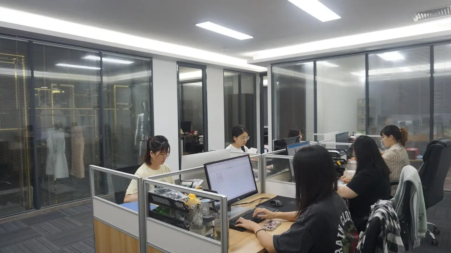 Guangzhou J&H Storefixture Ltd. Store Fixtures