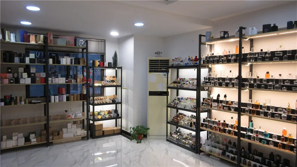 Xuzhou Qingguixiangtan Trading Co., Ltd. Perfume Bottle