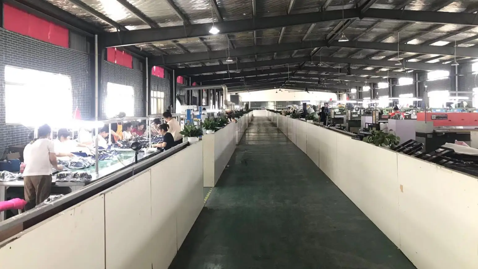 Henan Huaying Shoes Co., Ltd. Running Shoes