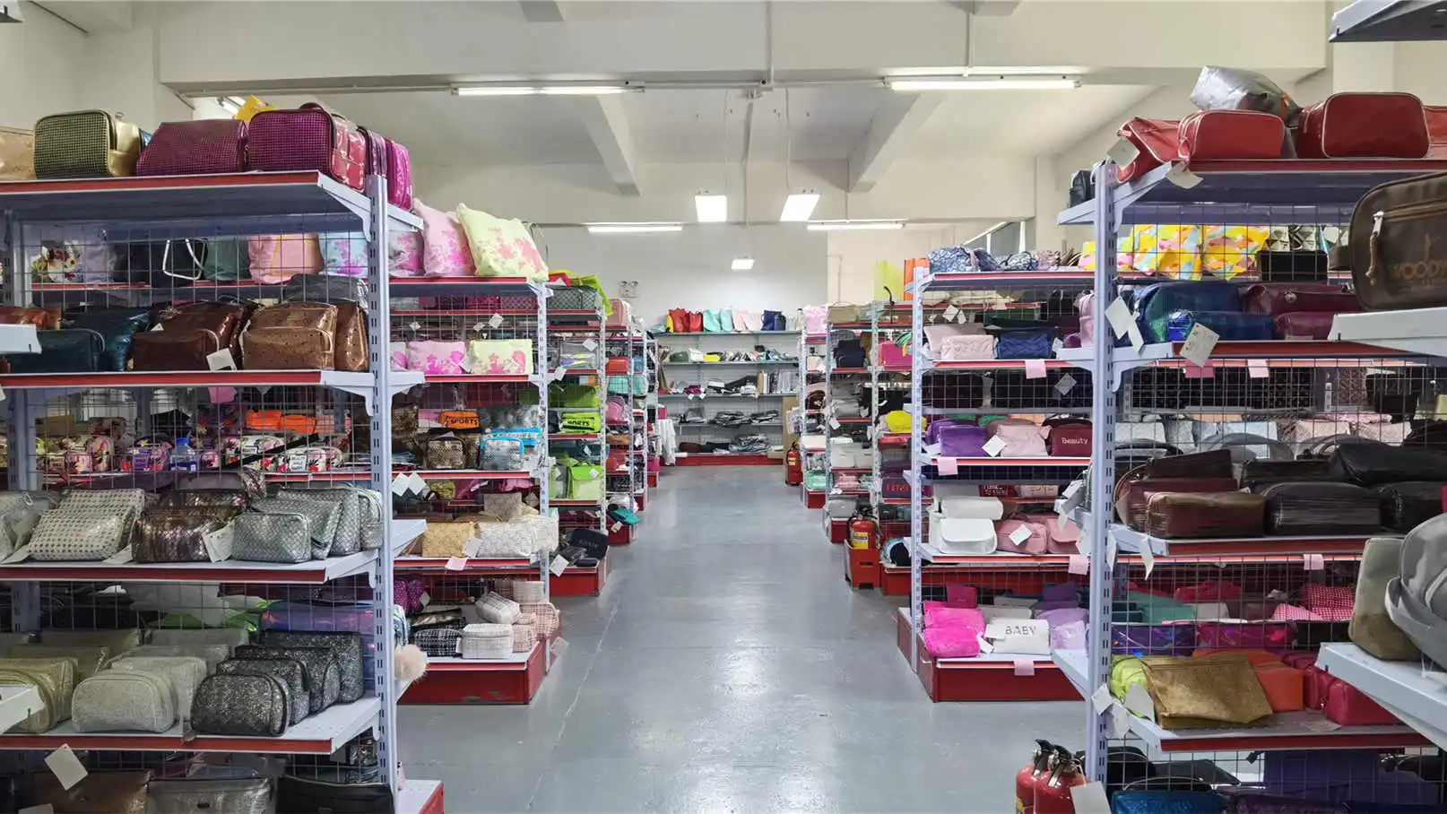 Shenzhen YST Louis Bags Co., Limited Toiletry Bags