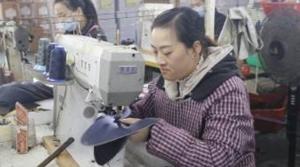 Guangzhou Huayi Footwear Co., Ltd. factory image 2