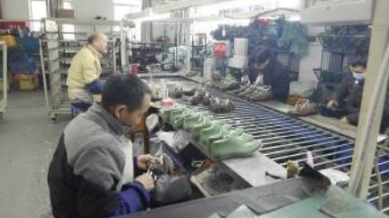 Guangzhou Huayi Footwear Co., Ltd. factory image 4