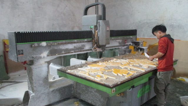 Guangzhou Huiren Advertising Sign Manufacturing Co., Ltd. factory image 2