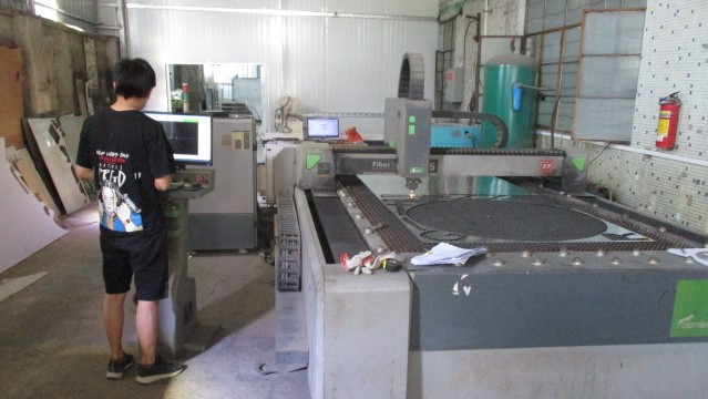 Guangzhou Huiren Advertising Sign Manufacturing Co., Ltd. factory image 3