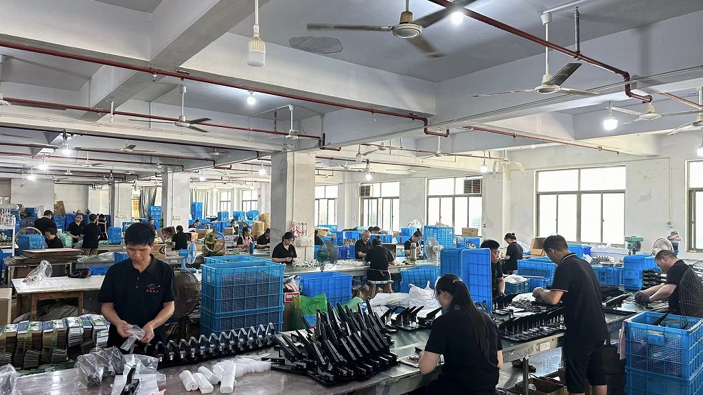 Yiwu Chengjunmei Stationery Co., Ltd. Paper Punchers