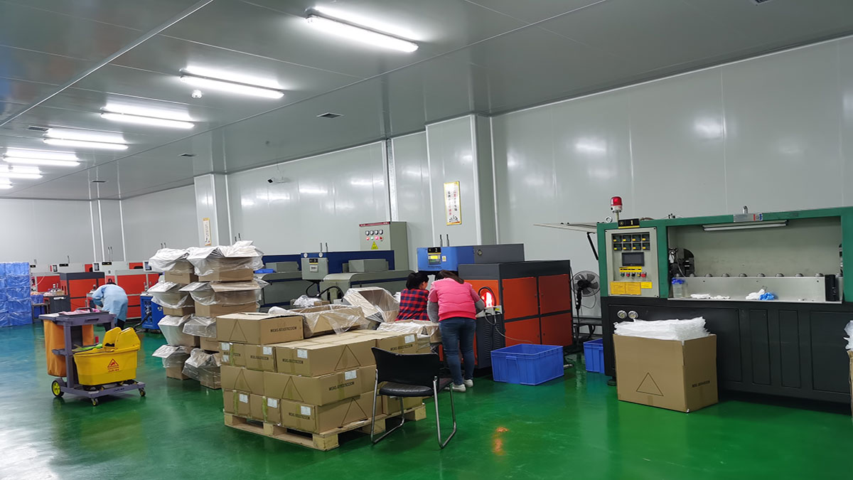 Guangzhou Minguan Plastic Products Co., Ltd. PET Bottles