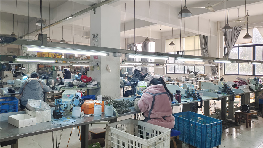 Taizhou Jiaojiang Junyi E-Commerce Co., Ltd. Polarized Sunglasses