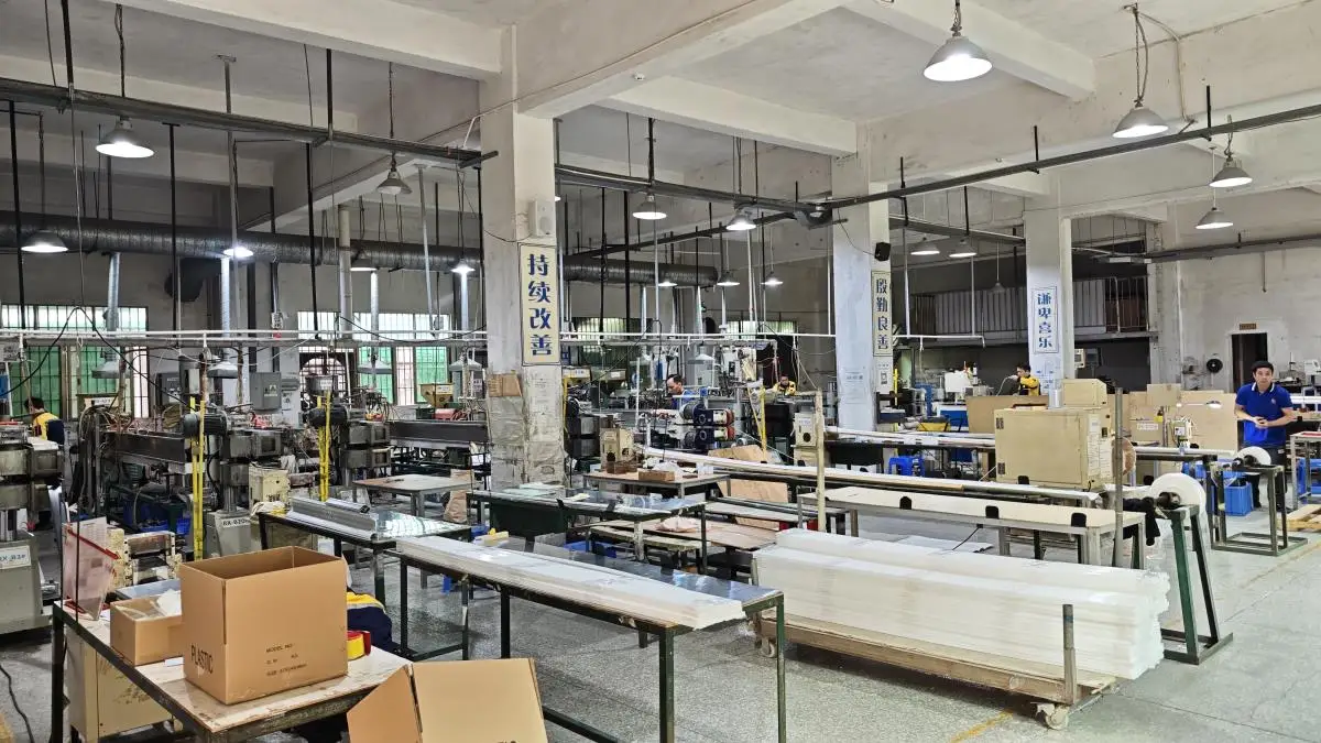 Dongguan Shipai Ruixin Plastic Products Factory Plastic Profiles