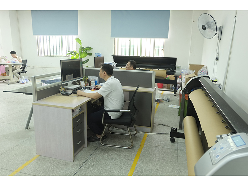 Fujian Hengxia Costume Weaving Ltd. Children's swimwear