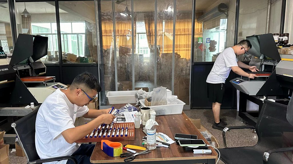 Hangzhou Zhongque Technology Co., Ltd. plastic pens