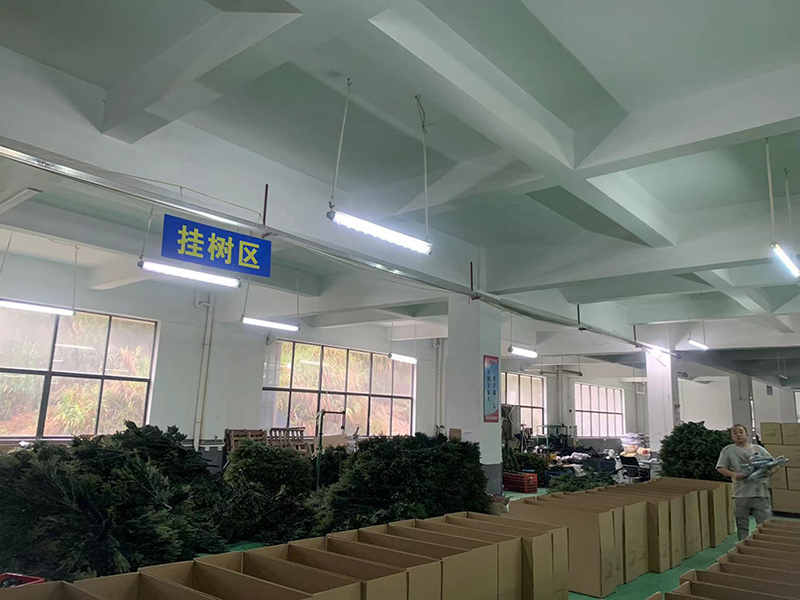 HuiZhou Lily Everest Arts & Crafts Co., Ltd. Christmas Garlands