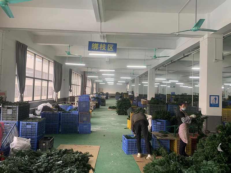 HuiZhou Lily Everest Arts & Crafts Co., Ltd. Christmas Wreaths