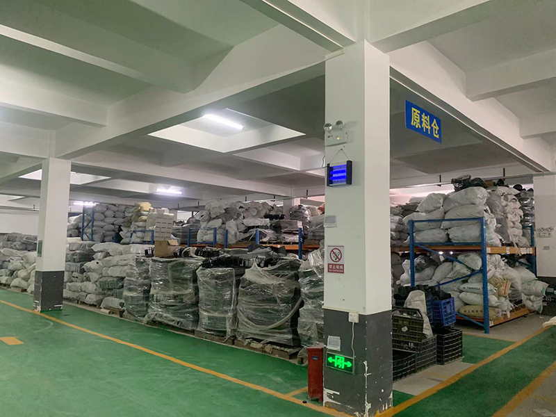 HuiZhou Lily Everest Arts & Crafts Co., Ltd. Artificial Christmas Trees