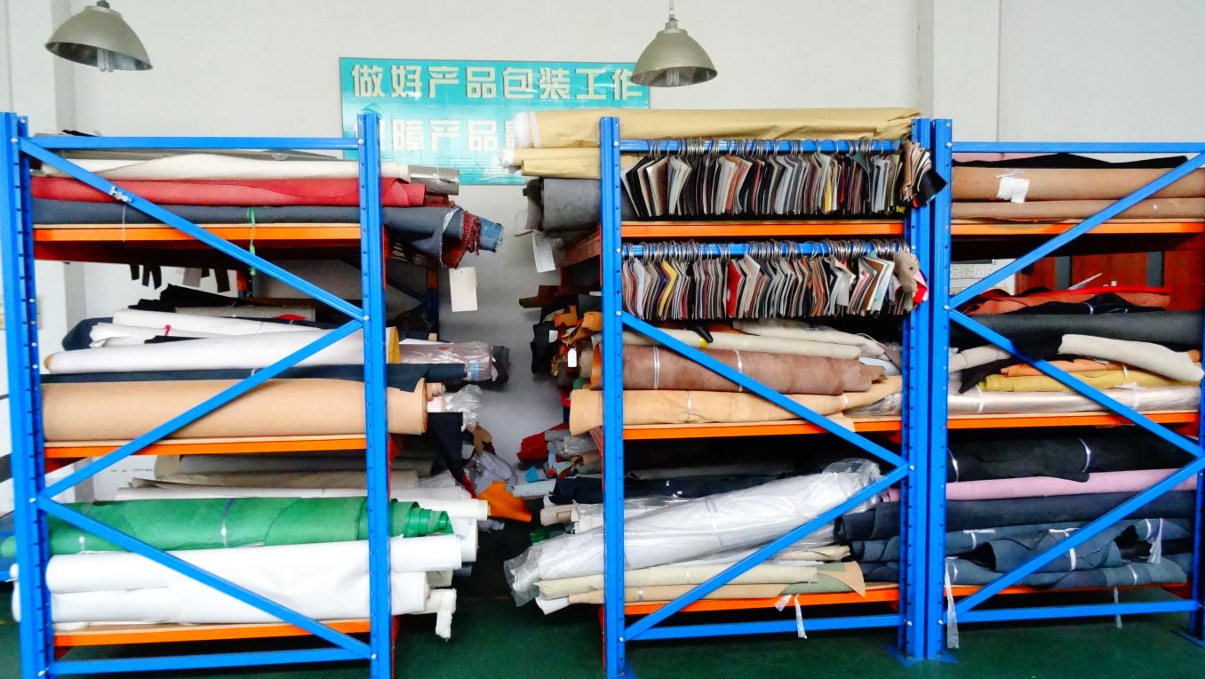 Guangzhou Yiwenglai Leather Products Co., Ltd. factory image 1