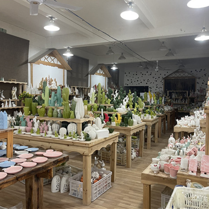 Dehua Beauty Rich Arts & Crafts Co., Ltd. Polyresin crafts