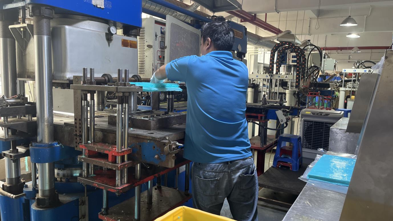 Dongguan Jiayin Silicone Rubber Products Co., Ltd. Silicone Baby Feeding Product