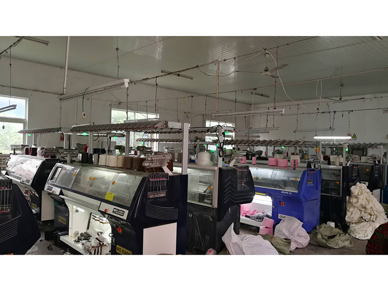 ZHANGJIAGANG YUNZHIRUN IMP&EXP CO.,LTD baseball caps
