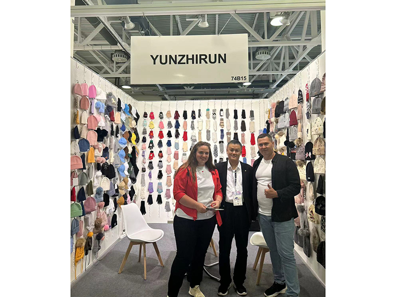 ZHANGJIAGANG YUNZHIRUN IMP&EXP CO.,LTD knitted beanies