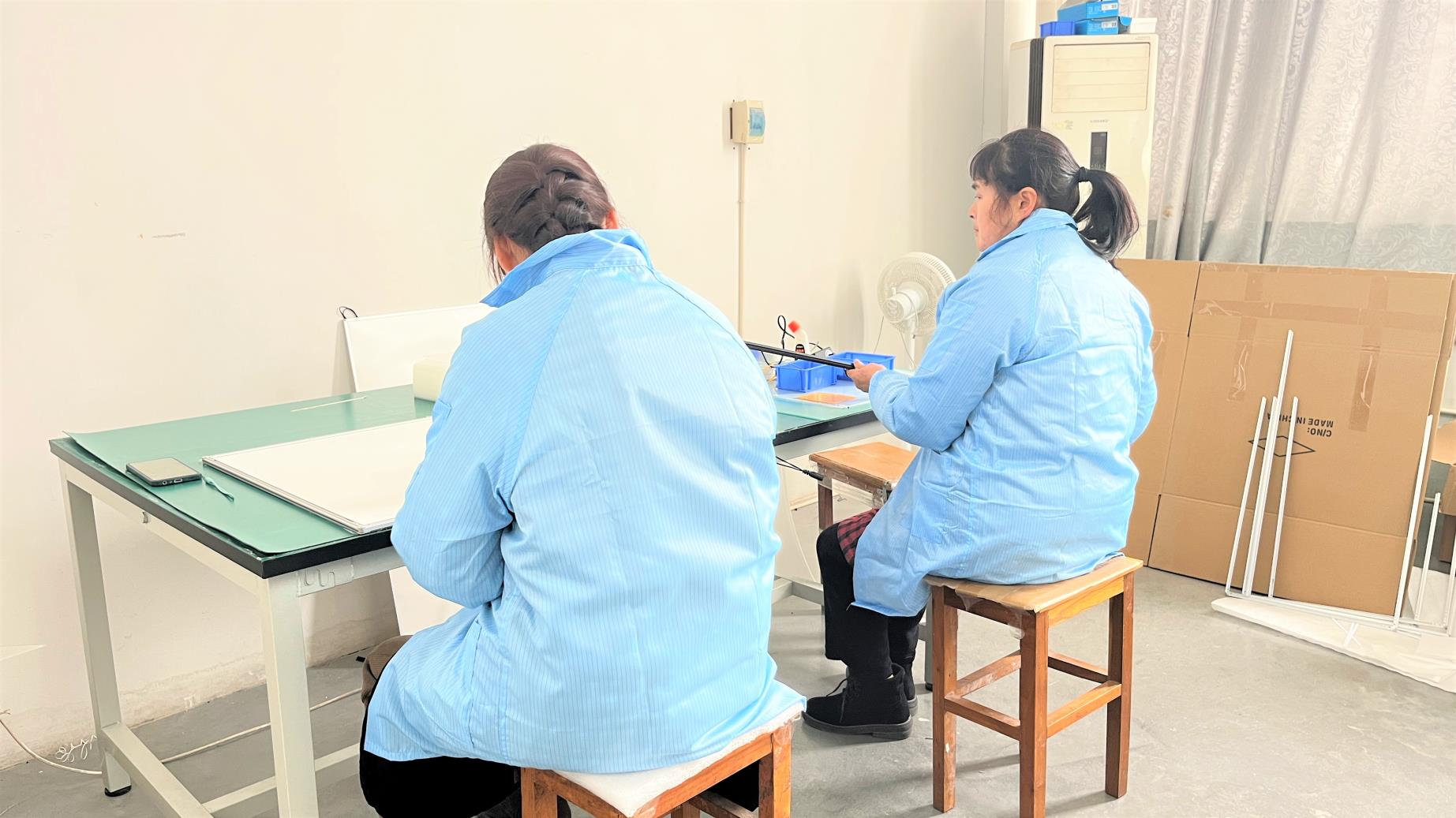 Jiaxing Berghaus Optoelectronic Technology Co., Ltd. Aluminum Snap Frame