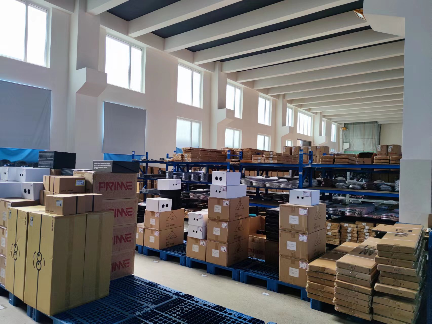 Weihai Skilon Sport Technology Development Co., Ltd. Snowboards
