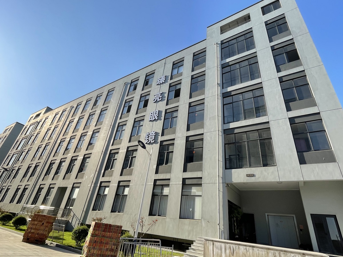 Taizhou Zhenliang Glasses Co., Ltd. factory image 5