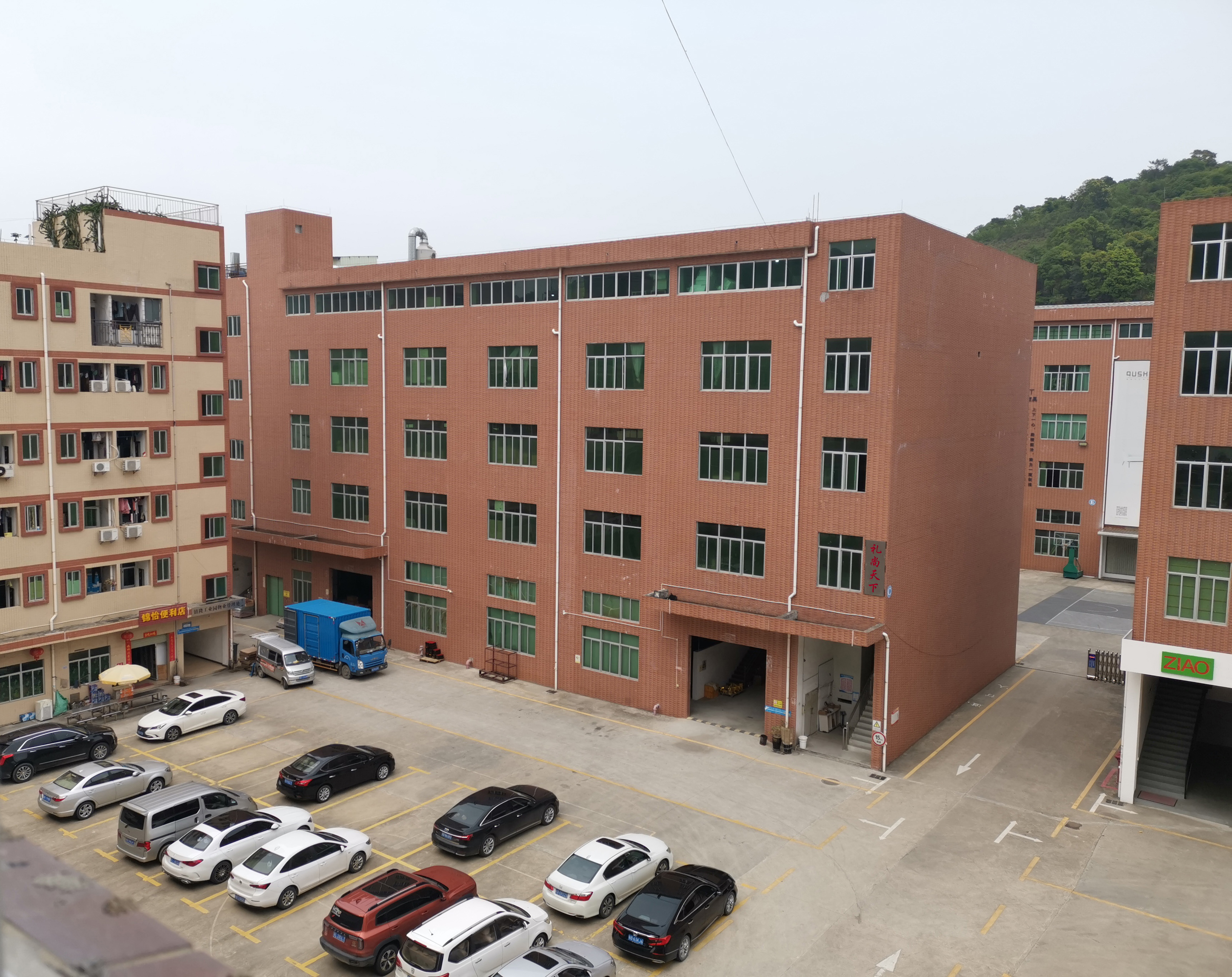 Shenzhen Lishangtianxia Co., Ltd. Resin Buddha Statue