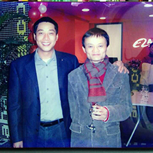 Foshan Kai Shine Loong Decoration Design Engineering Co., Ltd. Jewelry Display Showcase