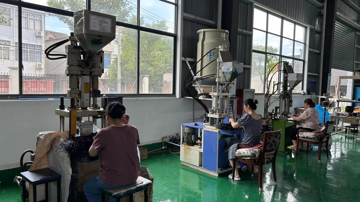 Wuxi Colorful Lighting Co., Ltd. Motif Lights