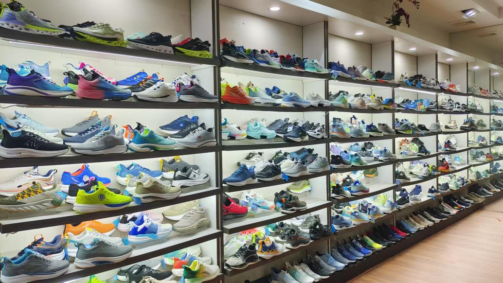 OLICOM (JINJIANG) Imp. & Exp. Co., Ltd. Sandals