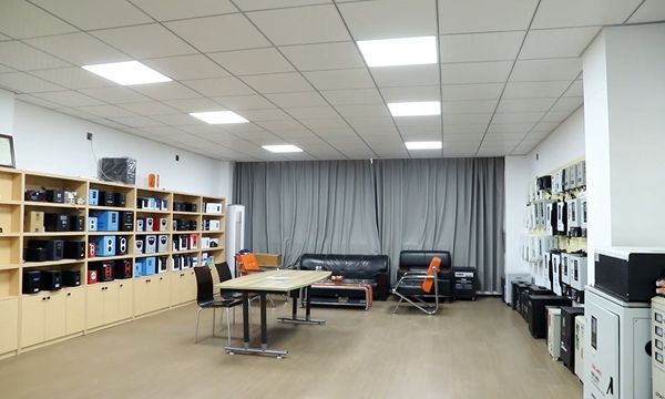d59v55j285rs73akg540.jpg