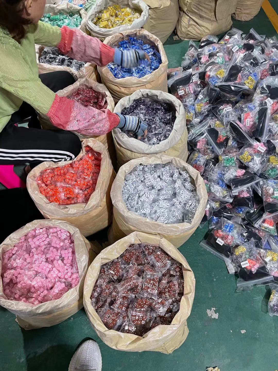 Dongguan Tangxia Xuanqiu E-Commerce Firm Acrylic Dice
