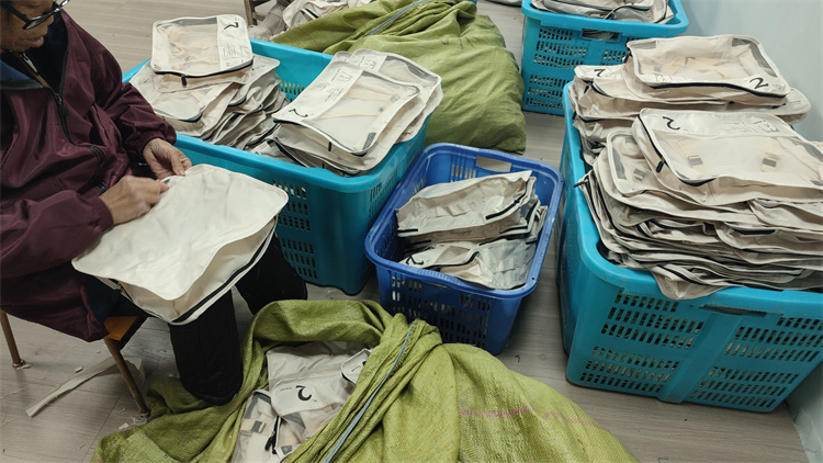 Shangrao Xinrui Luggage Co., Ltd. Makeup bags