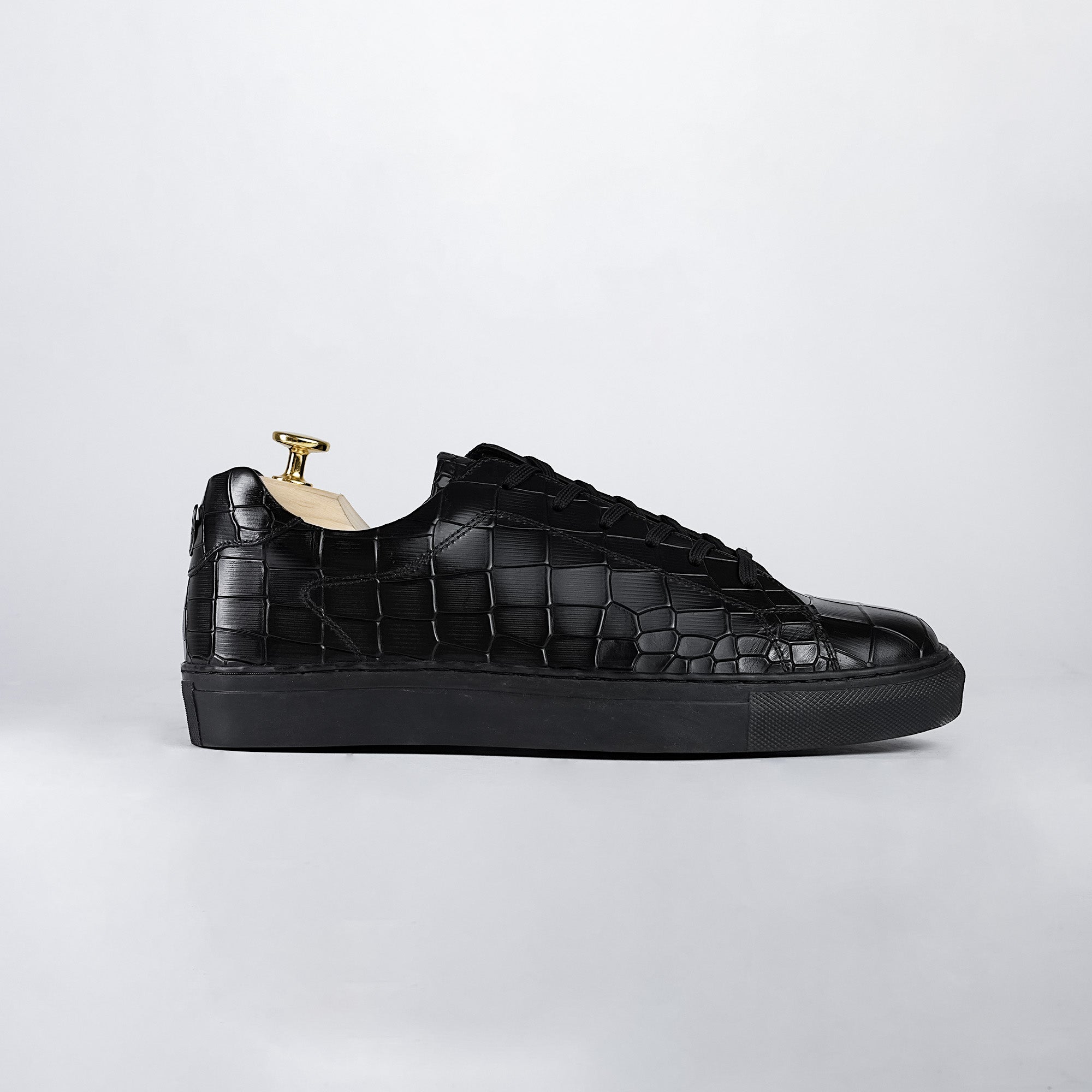 Piel Cuero Casual Luxury: Handmade Lightweight Crocodile Pattern Leather Sneakers Black